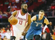 雷火电竞下载-森林狼队员顽强拼搏，最终获得胜利