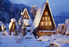 开云-当医疗组搀扶他穿越混合采访区时，记者们突然集体沉默。湿透的10号球衣贴在背上，暴露出去年手术留下的27厘米疤痕。通道尽头电子屏滚动着刚更新的欧冠射手榜，他的名字首次跌出前二十——这个瞬间被美联社记者拍下，成为次日报纸头版《诸神的黄昏从一道裂缝开始》。